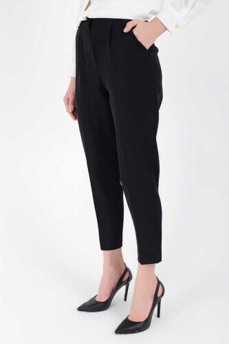 0201 Carrot Length Trousers Black - 1