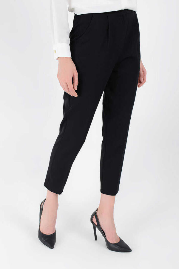 0201 Carrot Length Trousers Black - 2